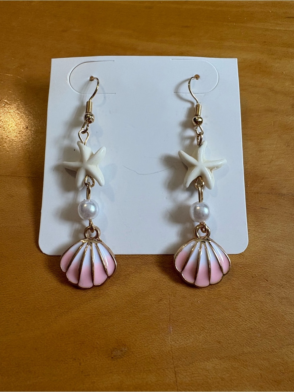NWT Sea Star & Pink Shell Drop Pierced Earrings - White & Pink